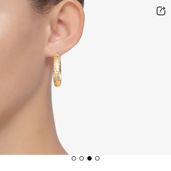 14K gold oval hoops - Picture 7 of 7